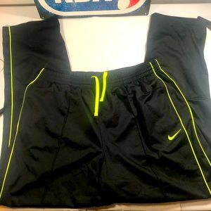 PRE-OWNED NIKE PLEADED SWEATPANTS SIZE 2XL BLACK-VOLT